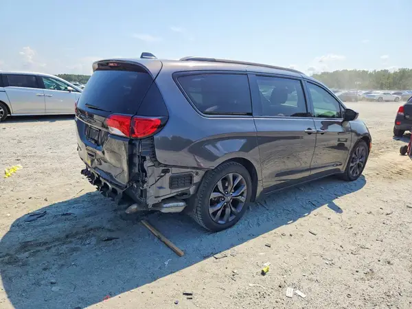 2C4RC1BG8JR167163 — 2018 Chrysler Pacifica, фото 3 с аукциона Copart, Задняя часть