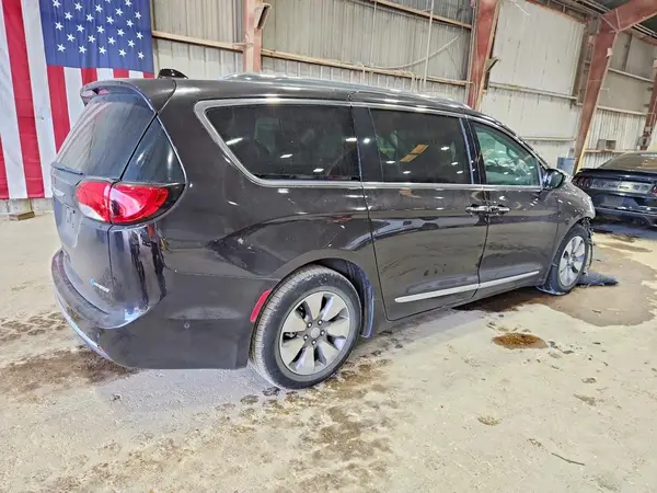 2C4RC1N77JR127149 — 2018 Chrysler Pacifica, фото 3 с аукциона Copart, Передняя часть