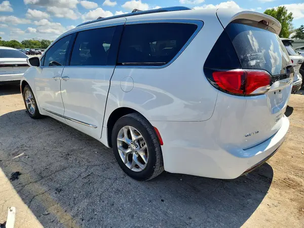 2C4RC1GG1JR273821 — 2018 Chrysler Pacifica, фото 2 с аукциона Copart 12.10.2026, Передняя часть