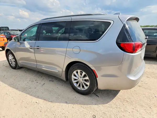 2C4RC1BG1JR186041 — 2018 Chrysler Pacifica, фото 2 с аукциона Copart 08.10.2026, Град