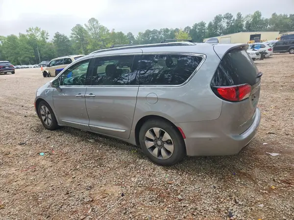 2C4RC1N71JR144867 — 2018 Chrysler Pacifica, фото 2 с аукциона Copart 07.10.2026, Мелкие вмятины и царапины