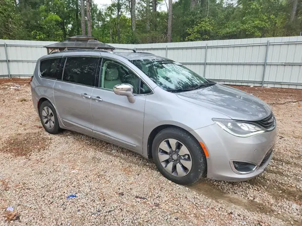 2C4RC1N71JR144867 — 2018 Chrysler Pacifica, фото 4 с аукциона Copart 07.10.2026, Мелкие вмятины и царапины
