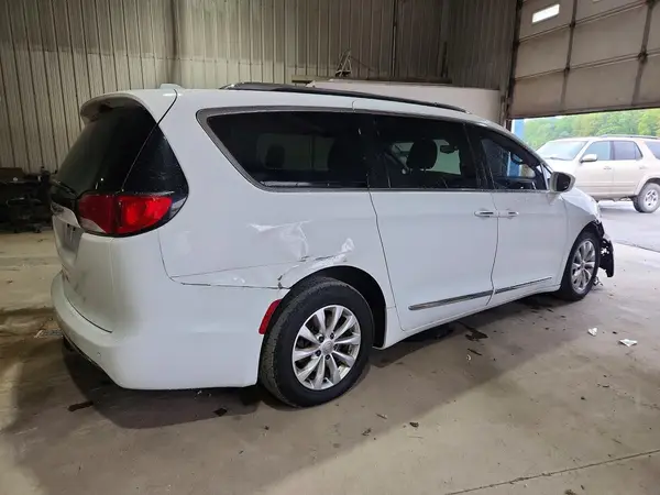 2C4RC1BG8JR114818 — 2018 Chrysler Pacifica, фото 3 с аукциона Copart, Мелкие вмятины и царапины
