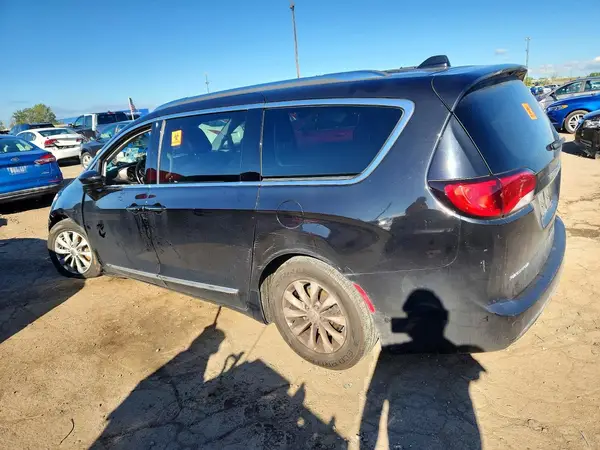 2C4RC1EG4JR317040 — 2018 Chrysler Pacifica, фото 2 с аукциона Copart, Передняя часть
