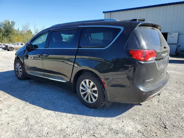 2C4RC1BG8JR142814 — 2018 Chrysler Pacifica, фото 2 с аукциона Copart, Передняя часть