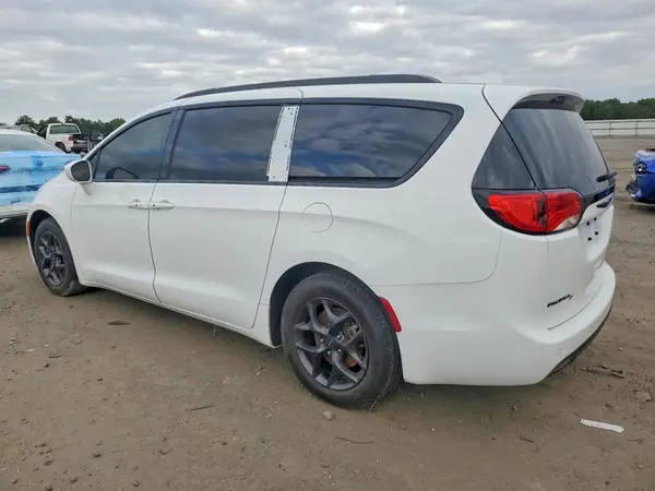 2C4RC1BG7JR261809 — 2018 Chrysler Pacifica, фото 2 с аукциона Copart 30.09.2026, Механические повреждения