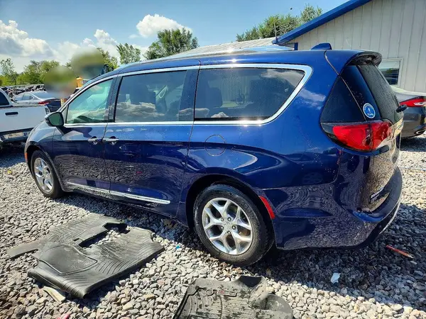 2C4RC1GG2KR574423 — 2019 Chrysler Pacifica, фото 2 с аукциона Copart 12.10.2026, Подтопление