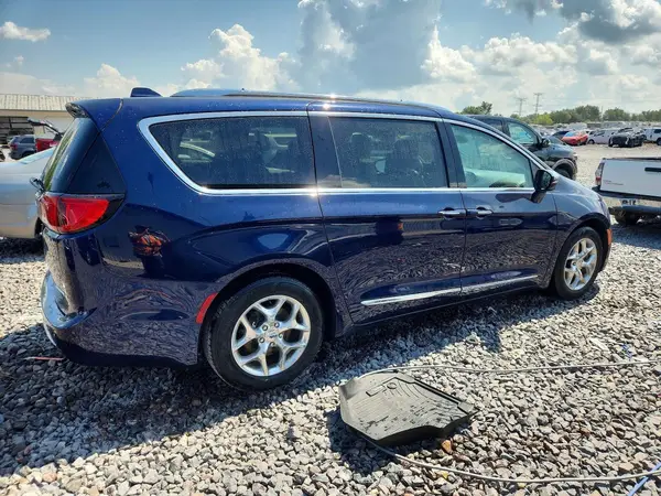 2C4RC1GG2KR574423 — 2019 Chrysler Pacifica, фото 3 с аукциона Copart 12.10.2026, Подтопление
