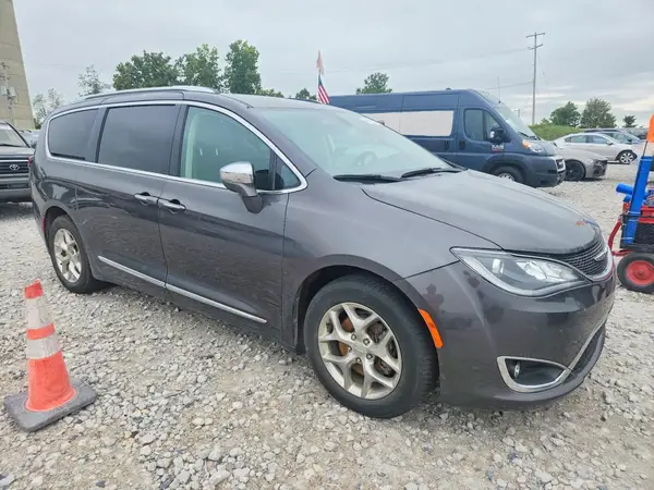 2C4RC1GG0KR737778 — 2019 Chrysler Pacifica, фото 4 с аукциона Copart, Подтопление