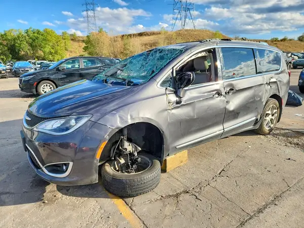 2C4RC1EG2KR506397 — 2019 Chrysler Pacifica, Опрокидывание (Rollover), фото до ремонта