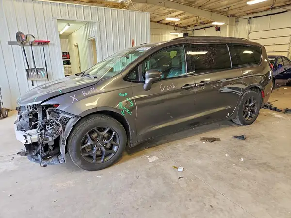 2C4RC1EG3KR576801 — 2019 Chrysler Pacifica, Передняя часть (Front End), фото до ремонта