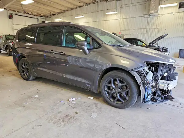 2C4RC1EG3KR576801 — 2019 Chrysler Pacifica, фото 4 с аукциона Copart, Передняя часть
