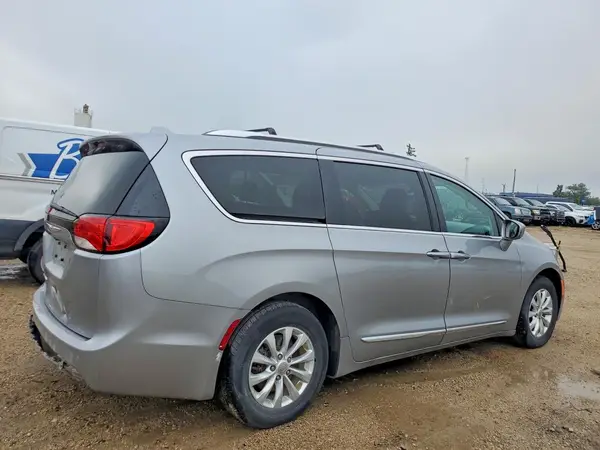 2C4RC1BGXKR680593 — 2019 Chrysler Pacifica, фото 3 с аукциона Copart, Задняя часть