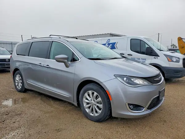 2C4RC1BGXKR680593 — 2019 Chrysler Pacifica, фото 4 с аукциона Copart, Задняя часть