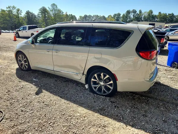 2C4RC1GG3KR644267 — 2019 Chrysler Pacifica, фото 2 с аукциона Copart 02.10.2026, Задняя часть