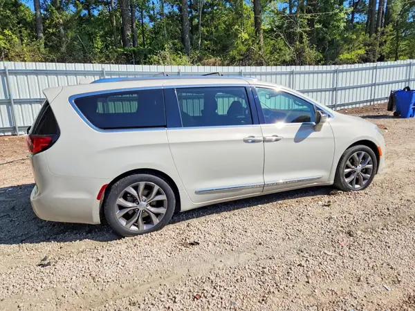 2C4RC1GG3KR644267 — 2019 Chrysler Pacifica, фото 3 с аукциона Copart 02.10.2026, Задняя часть