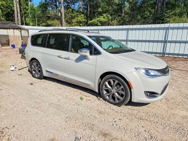 2C4RC1GG3KR644267 — 2019 Chrysler Pacifica, фото 4 с аукциона Copart 02.10.2026, Задняя часть