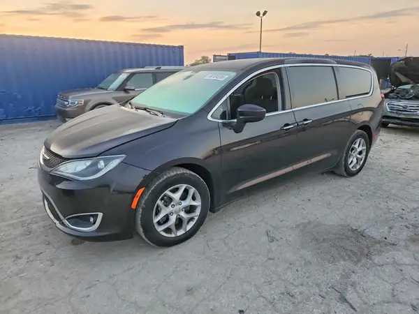 2C4RC1FG3KR590762 — 2019 Chrysler Pacifica, Передняя часть (Front End), фото до ремонта