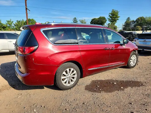 2C4RC1BG9KR559926 — 2019 Chrysler Pacifica, фото 3 с аукциона Copart, Передняя часть