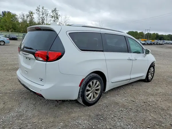 2C4RC1BG6KR626756 — 2019 Chrysler Pacifica, фото 3 с аукциона Copart 05.10.2026, Передняя часть