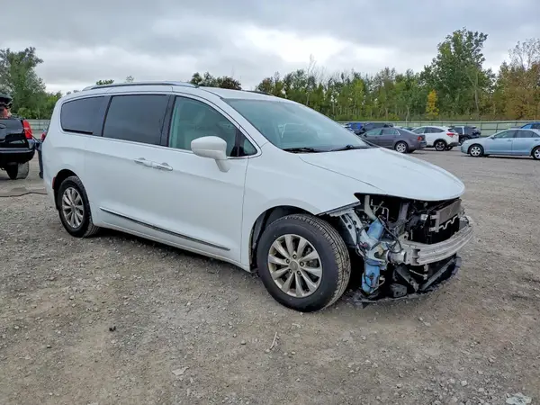 2C4RC1BG6KR626756 — 2019 Chrysler Pacifica, фото 4 с аукциона Copart 05.10.2026, Передняя часть