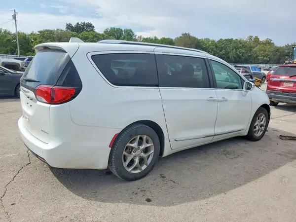 2C4RC1GG2KR587981 — 2019 Chrysler Pacifica, фото 3 с аукциона Copart, Передняя часть