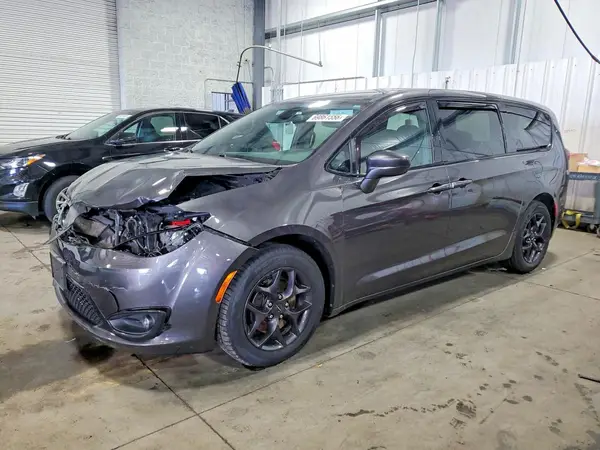 2C4RC1FG7KR575407 — 2019 Chrysler Pacifica, Передняя часть (Front End), фото до ремонта