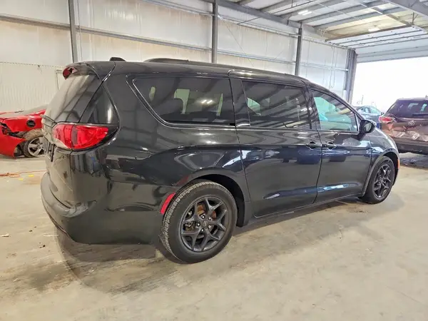 2C4RC1EG5KR629112 — 2019 Chrysler Pacifica, фото 3 с аукциона Copart 06.10.2026, Мелкие вмятины и царапины