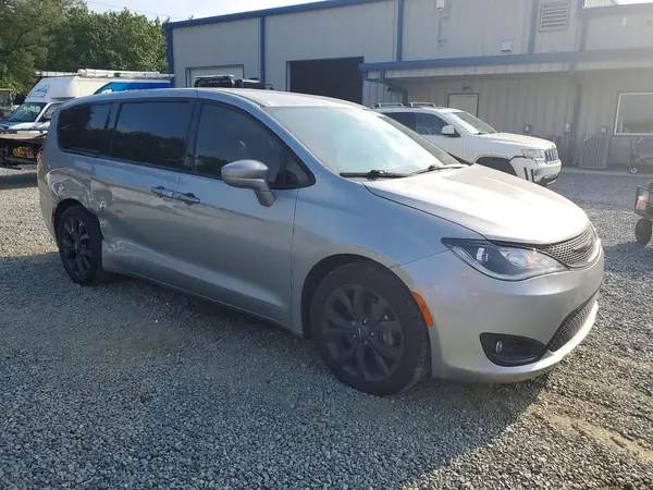 2C4RC1FG2KR507435 — 2019 Chrysler Pacifica, фото 4 с аукциона Copart, Боковая часть