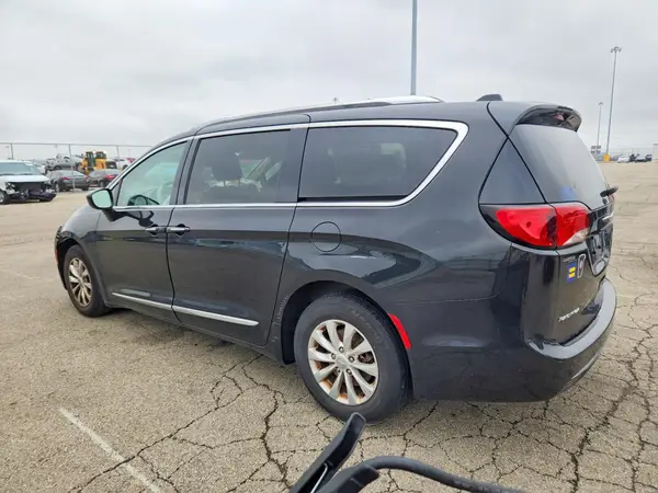 2C4RC1BG3KR651498 — 2019 Chrysler Pacifica, фото 2 с аукциона Copart, Передняя часть