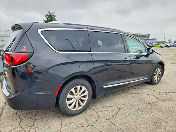 2C4RC1BG3KR651498 — 2019 Chrysler Pacifica, фото 3 с аукциона Copart, Передняя часть