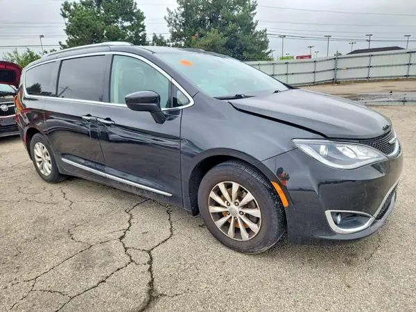 2C4RC1BG3KR651498 — 2019 Chrysler Pacifica, фото 4 с аукциона Copart, Передняя часть