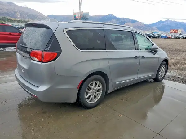 2C4RC1BG8LR125627 — 2020 Chrysler Pacifica, фото 3 с аукциона Copart, Передняя часть