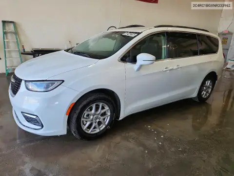 2C4RC1BGXNR233962 — 2022 Chrysler Pacifica, Передняя часть, фото до ремонта