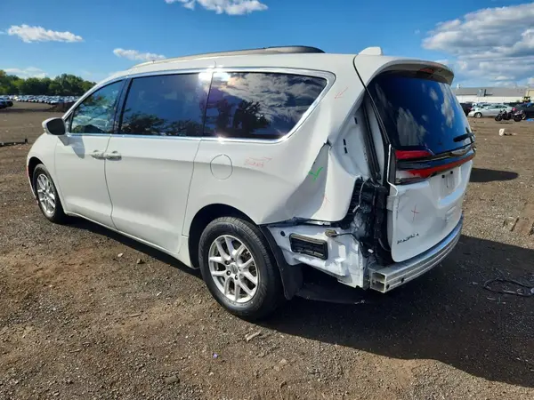 2C4RC1BG8NR213077 — 2022 Chrysler Pacifica, фото 2 с аукциона Copart 28.09.2026, Задняя часть