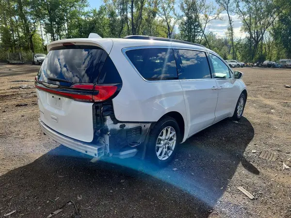 2C4RC1BG8NR213077 — 2022 Chrysler Pacifica, фото 3 с аукциона Copart 28.09.2026, Задняя часть