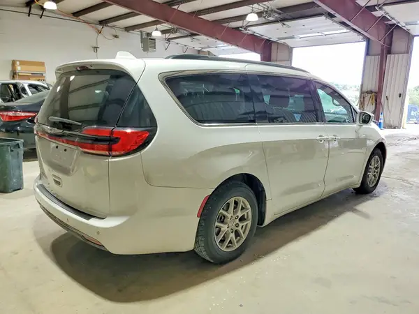 2C4RC1BG3NR158585 — 2022 Chrysler Pacifica, фото 3 с аукциона Copart, Передняя часть
