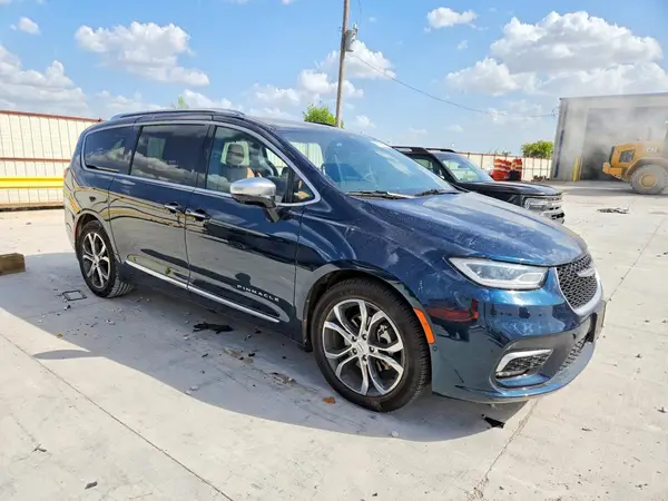 2C4RC1PG7PR501040 — 2023 Chrysler Pacifica, фото 4 с аукциона Copart, Боковая часть