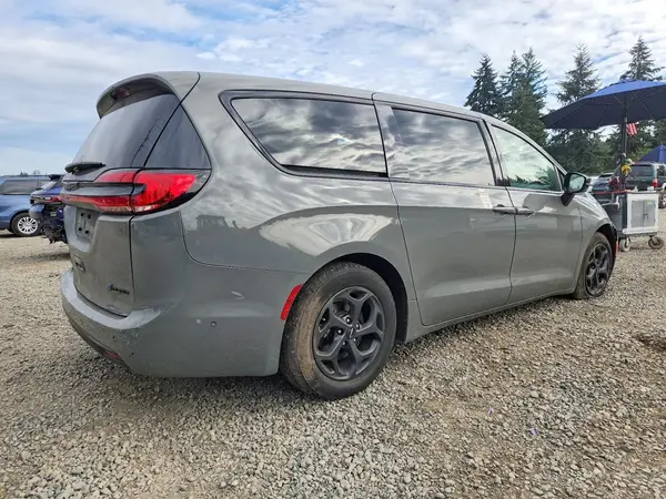 2C4RC1S79PR609361 — 2023 Chrysler Pacifica, фото 3 с аукциона Copart, Передняя часть
