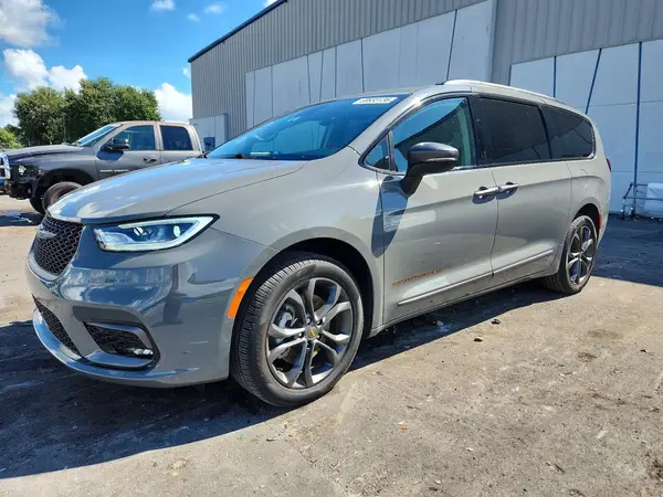 2C4RC3BG3PR600408 — 2023 Chrysler Pacifica, Подтопление (Water/Flood), фото до ремонта