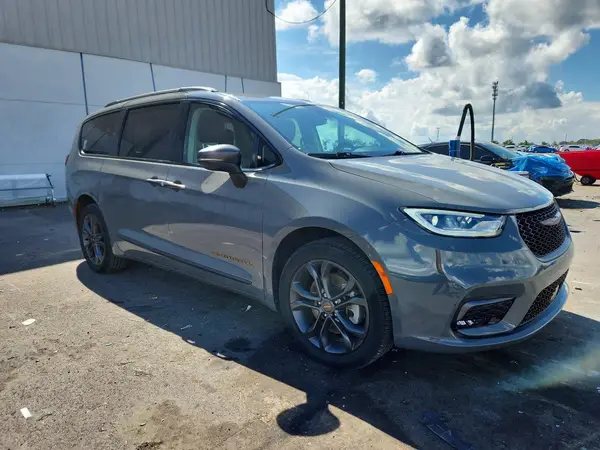 2C4RC3BG3PR600408 — 2023 Chrysler Pacifica, фото 4 с аукциона Copart, Подтопление