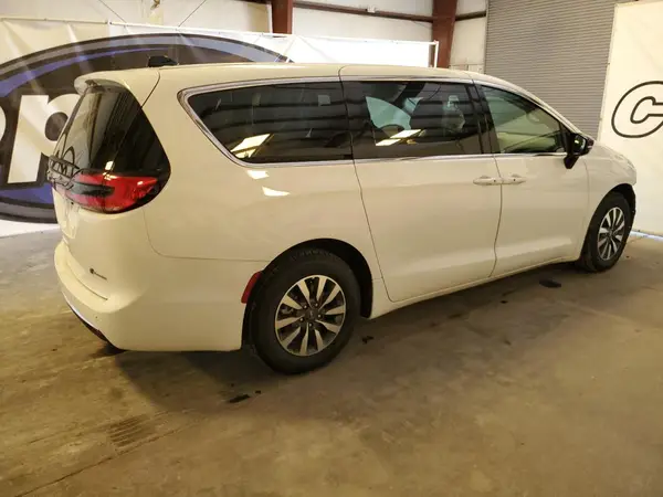 2C4RC1S76RR117745 — 2024 Chrysler Pacifica, фото 3 с аукциона Copart 28.09.2026, Передняя часть