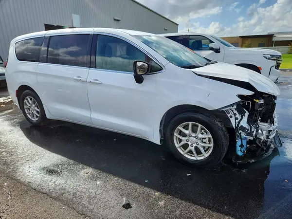 2C4RC1BGXTR272158 — 2026 Chrysler Pacifica, фото 4 с аукциона Copart 05.10.2026, Передняя часть