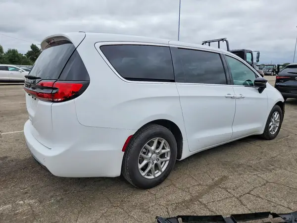 2C4RC1BG7VR572484 — 2027 Chrysler Pacifica, фото 3 с аукциона Copart 07.10.2026, Передняя часть