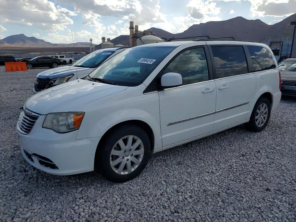 2C4RC1BG1ER444449 Chrysler Town &amp; Country 2014 — повреждение Механические повреждения, фото до ремонта