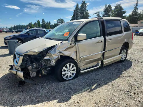 2C4RC1BG3GR280852 — 2016 Chrysler Town &amp; Country, Передняя часть (Front End), фото до ремонта