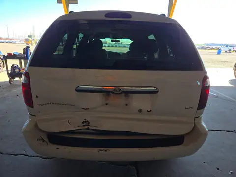 2C4GP443X3R297522 — 2003 Chrysler TOWN & Country, фото 6 с аукциона Copart, Задняя часть