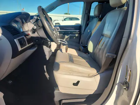 2A4RR8DX2AR375120 — 2010 Chrysler TOWN & Country, фото 7 с аукциона Copart, Задняя часть