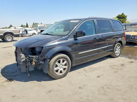 2A4RR5DG2BR611359 — 2011 Chrysler TOWN & Country, Передняя часть (Front End), фото до ремонта