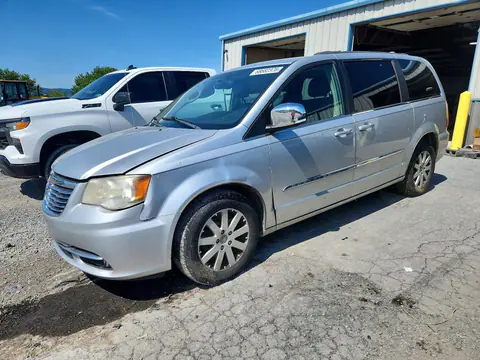 2A4RR8DG2BR721877 — 2011 Chrysler TOWN & Country, Передняя часть (Front End), фото до ремонта